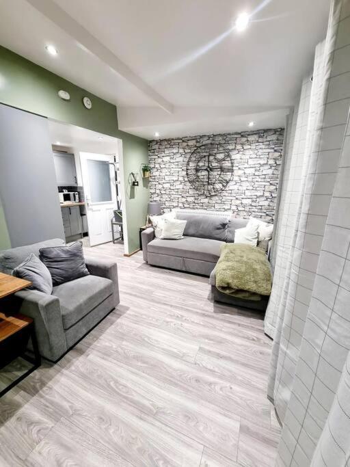 Cosy Hideaway Lodge In Glan Gwna Caeathro Dış mekan fotoğraf