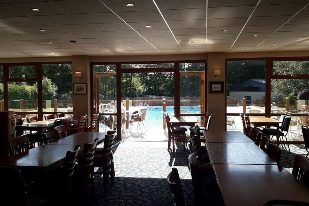 Cosy Hideaway Lodge In Glan Gwna Caeathro Dış mekan fotoğraf