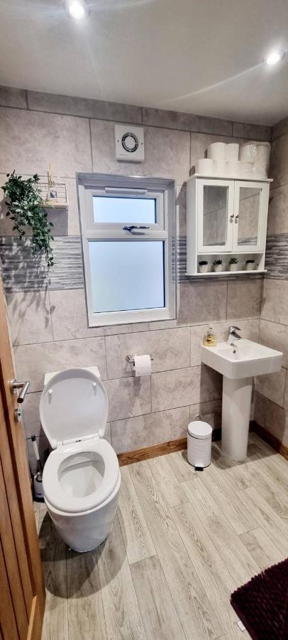 Cosy Hideaway Lodge In Glan Gwna Caeathro Dış mekan fotoğraf